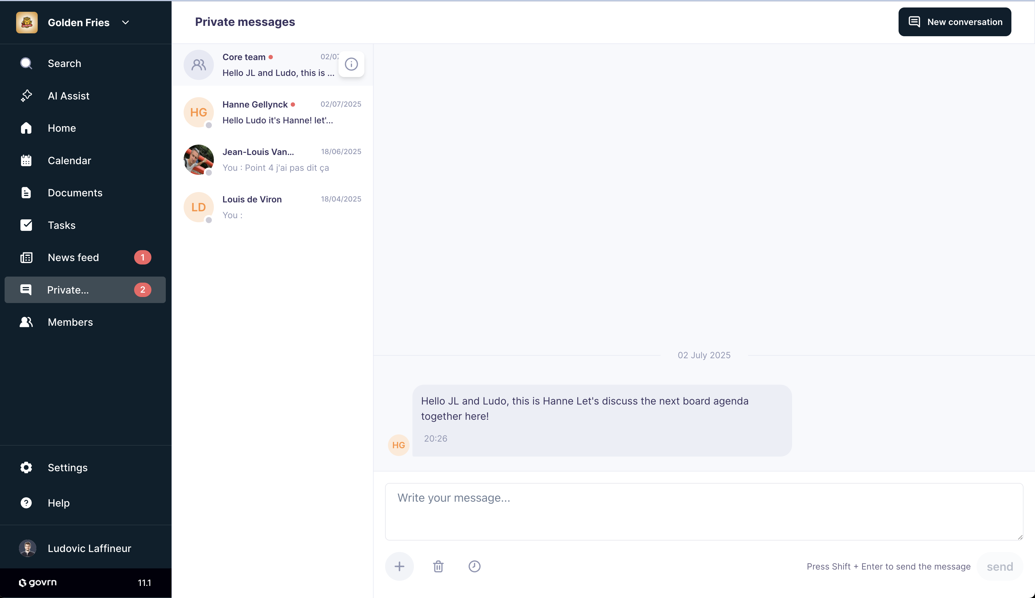 Govrn private chat and group collaboration features